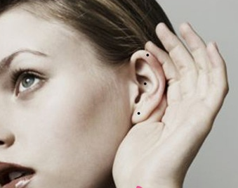 女人耳朵长痣代表什么